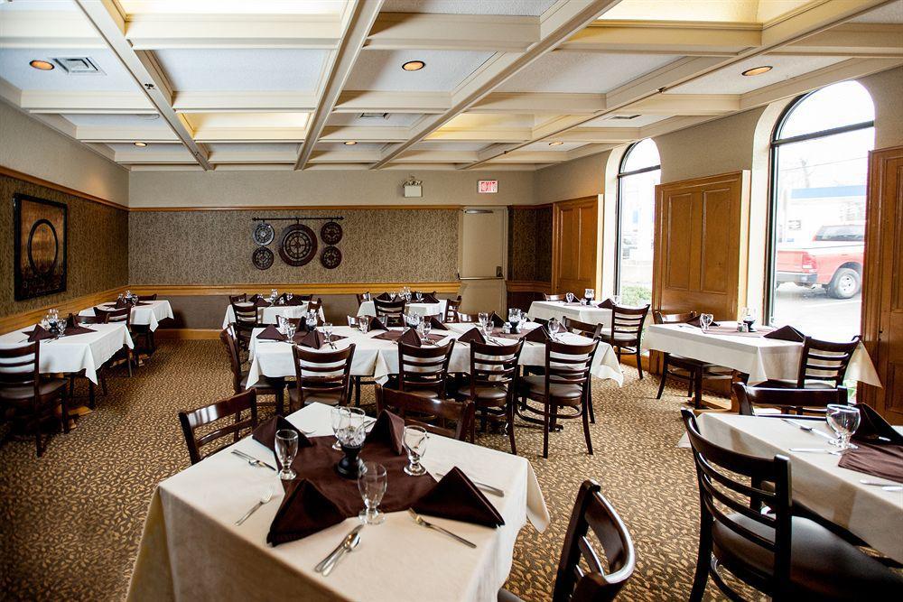 Hotel Super 8 By Wyndham - Country Squire Gananoque