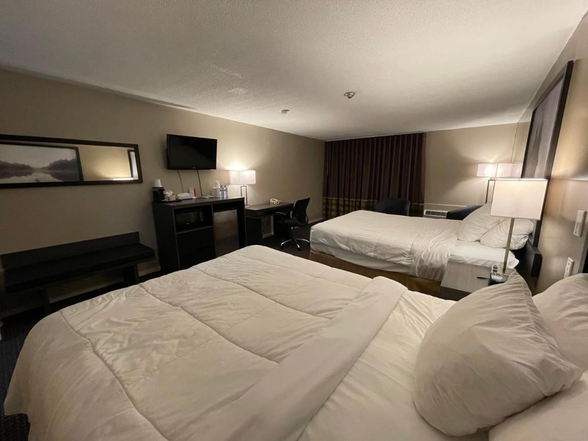 Hotel Super 8 By Wyndham - Country Squire