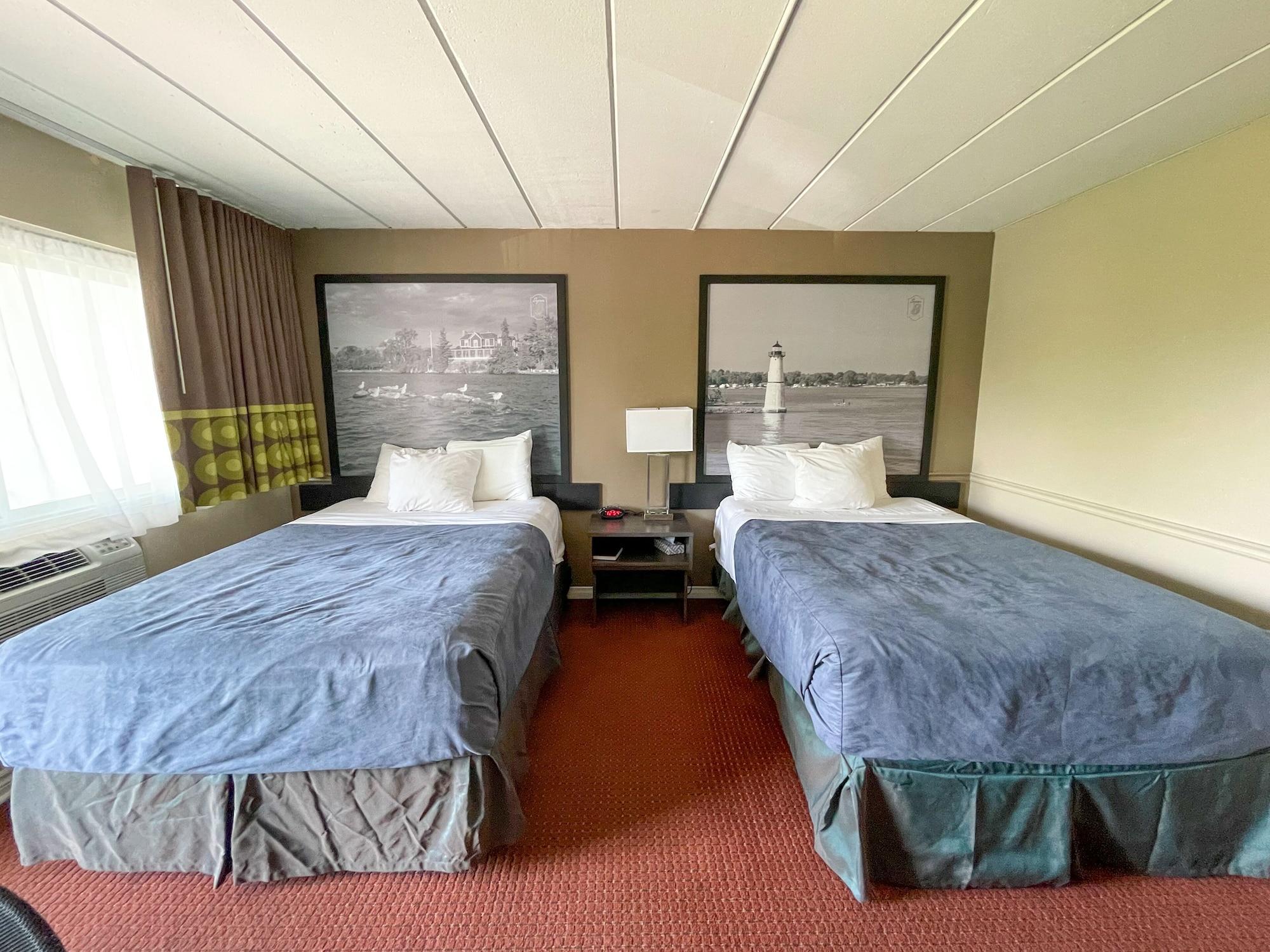 Super 8 By Wyndham - Country Squire 3*