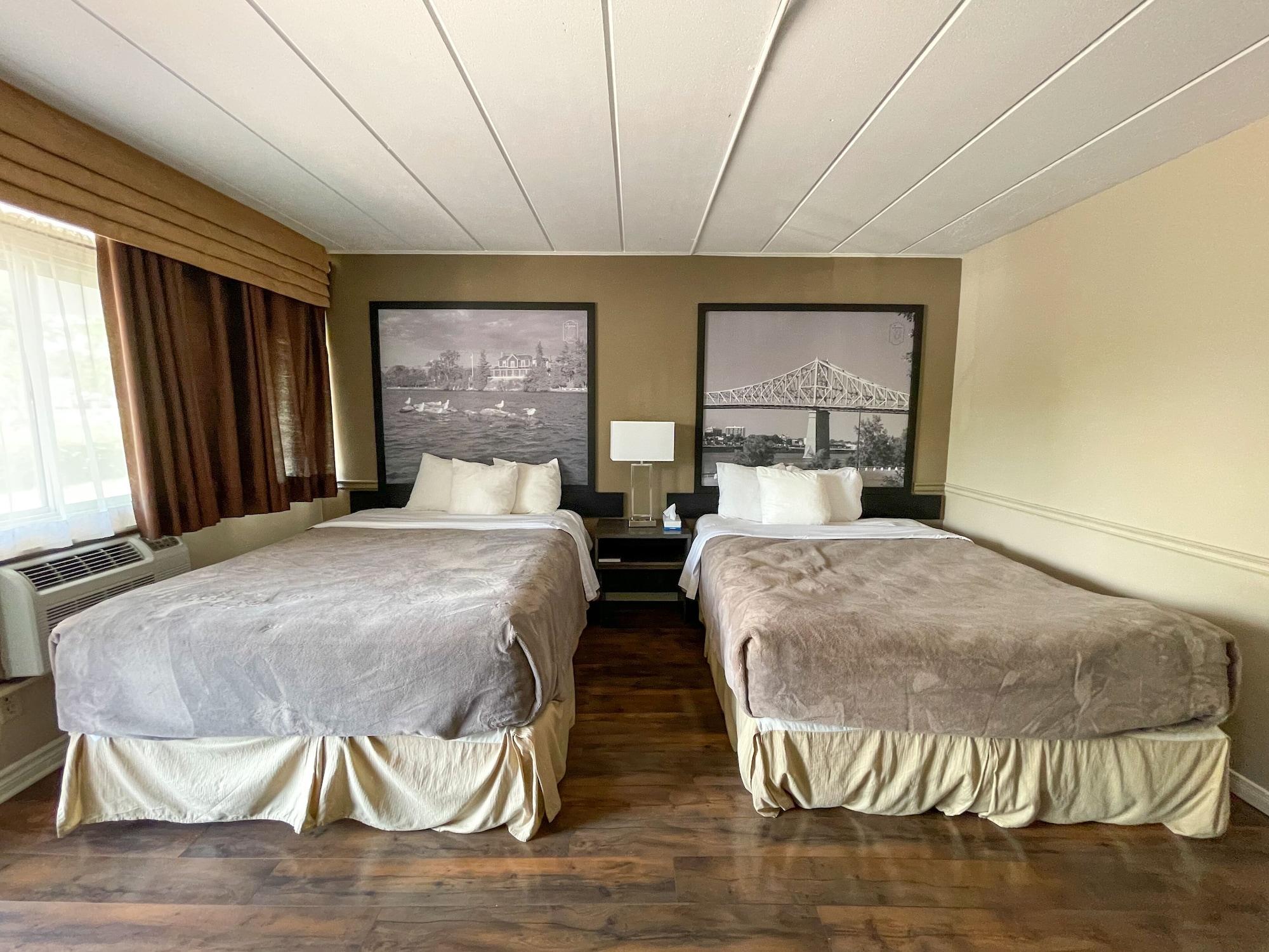 Super 8 By Wyndham - Country Squire Hotel 3*